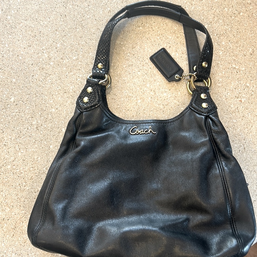 Beautiful Black Coach Bag!❤️